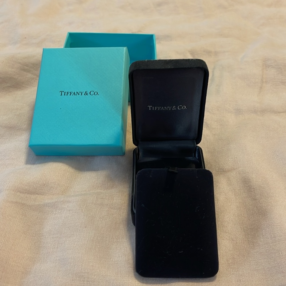 Tiffany velvet black box and blue box